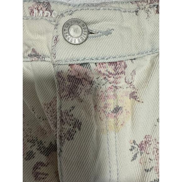 Mossimo Co. 12/31 cream denim floral print shorts. - Picture 4 of 10